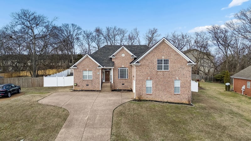 111 Buckhaven Dr, Hendersonville, TN 37075
