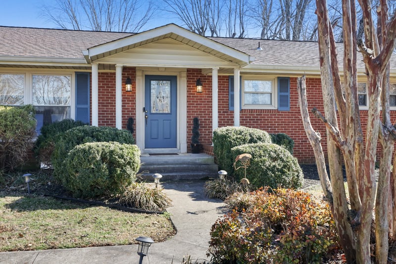 1119 Walton Dr, Murfreesboro, TN 37130