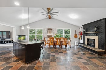 9032 S Harpeth Ct, Nashville, TN 37221