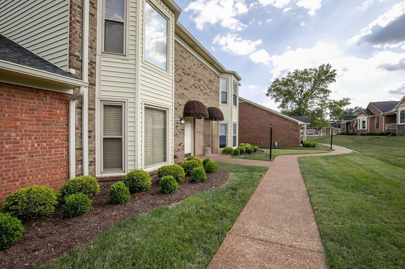2113 River Chase Dr, Murfreesboro, TN 37128
