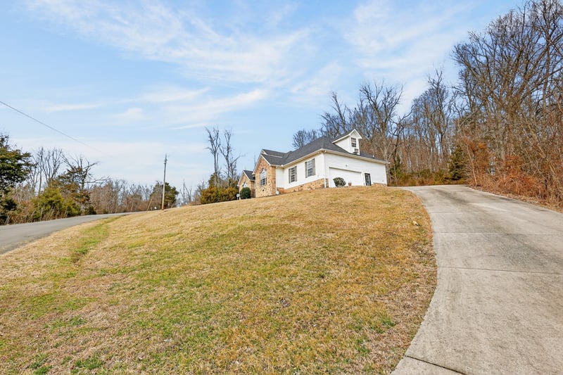 210 Matt Dr, Bell Buckle, TN 37020