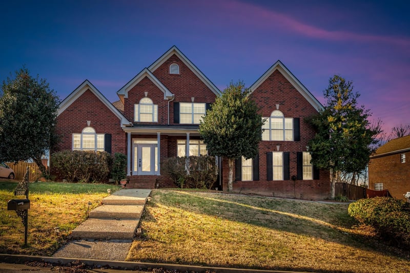 5504 Brookshire Dr, Nashville, TN 37211