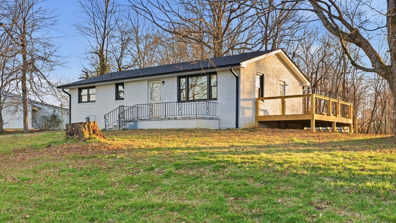 1360 Highway 49 , Charlotte, TN 37036