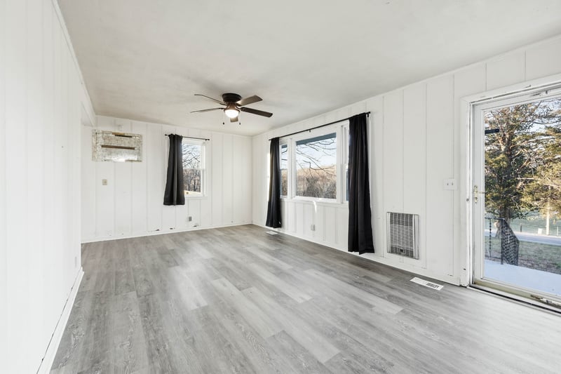 1360 Highway 49 , Charlotte, TN 37036