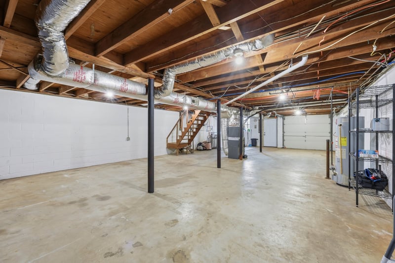 1360 Highway 49 , Charlotte, TN 37036