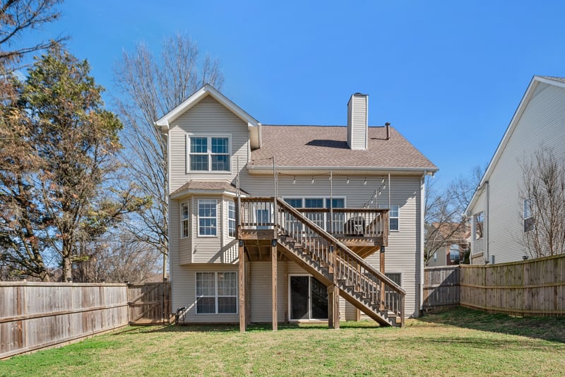 112 Waters Edge Ln, Hendersonville, TN 37075