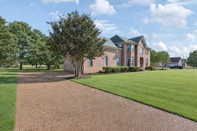 2326 Amber Glen Dr, Murfreesboro, TN 37128