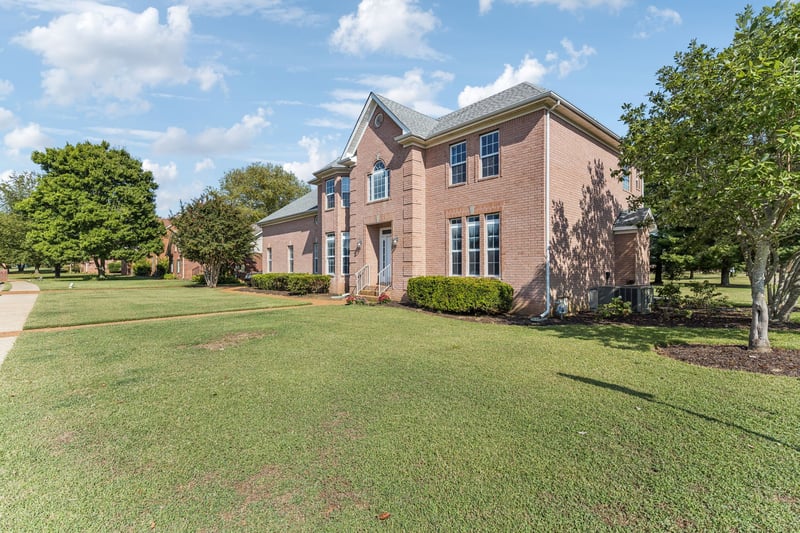 2326 Amber Glen Dr, Murfreesboro, TN 37128