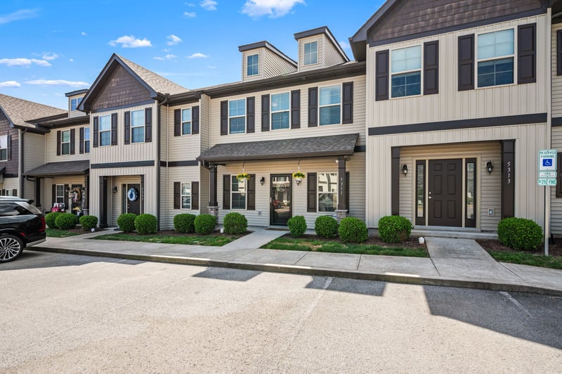 5311 Tony Lama Ln, Murfreesboro, TN 37128