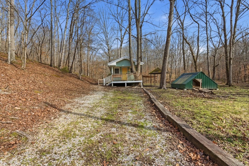 3972 Skelley Rd, Santa Fe, TN 38482