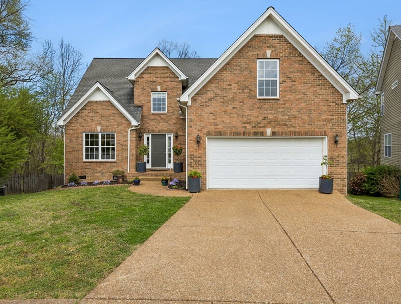 2122 Ieper Dr, Spring Hill, TN 37174