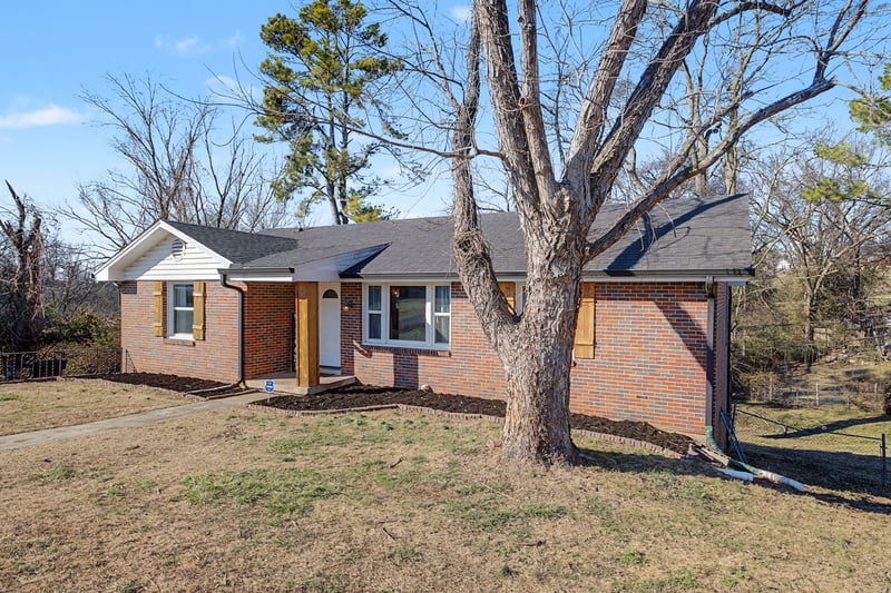 100 Dellrose Dr, Nashville, TN 37214