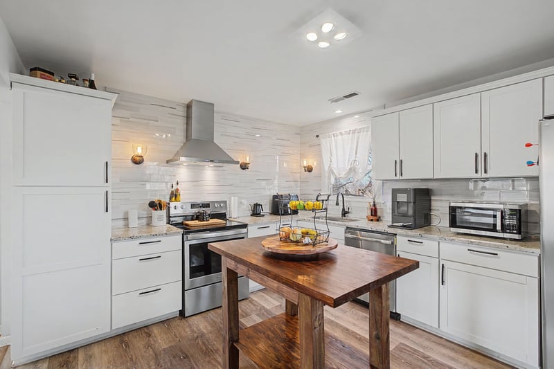 100 Dellrose Dr, Nashville, TN 37214