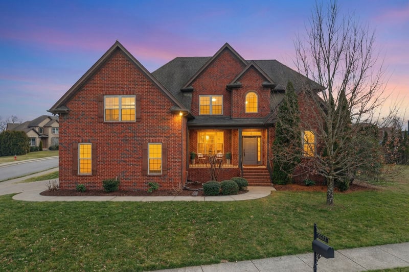 8055 Fenwick Ln, Spring Hill, TN 37174