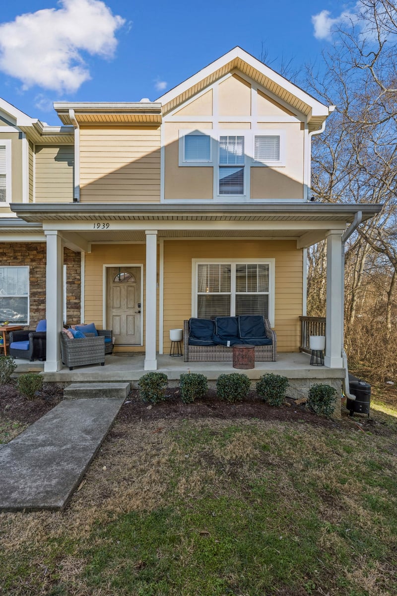 1939 Lombardia Ln, Madison, TN 37115