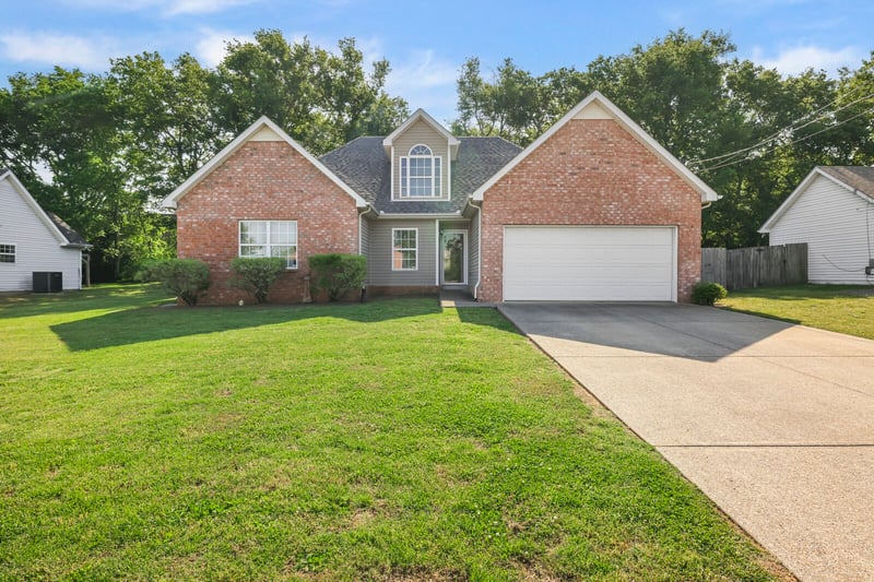 2233 Rosecran Cir, La Vergne, TN 37086