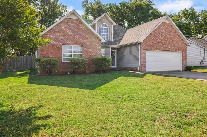 2233 Rosecran Cir, La Vergne, TN 37086