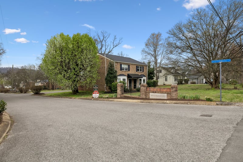 100 Brattlesboro Dr, Nashville, TN 37204