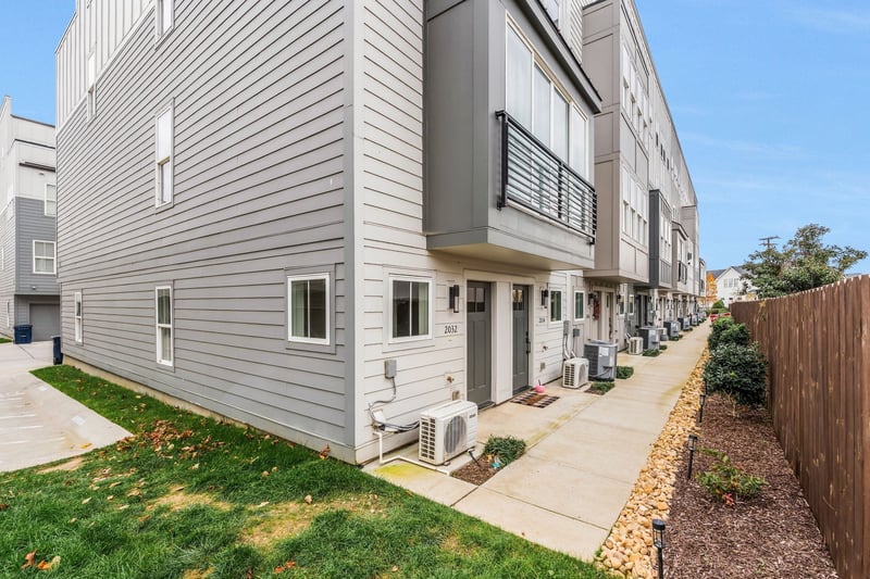 2032 Edison Park Ln, Nashville, TN 37209