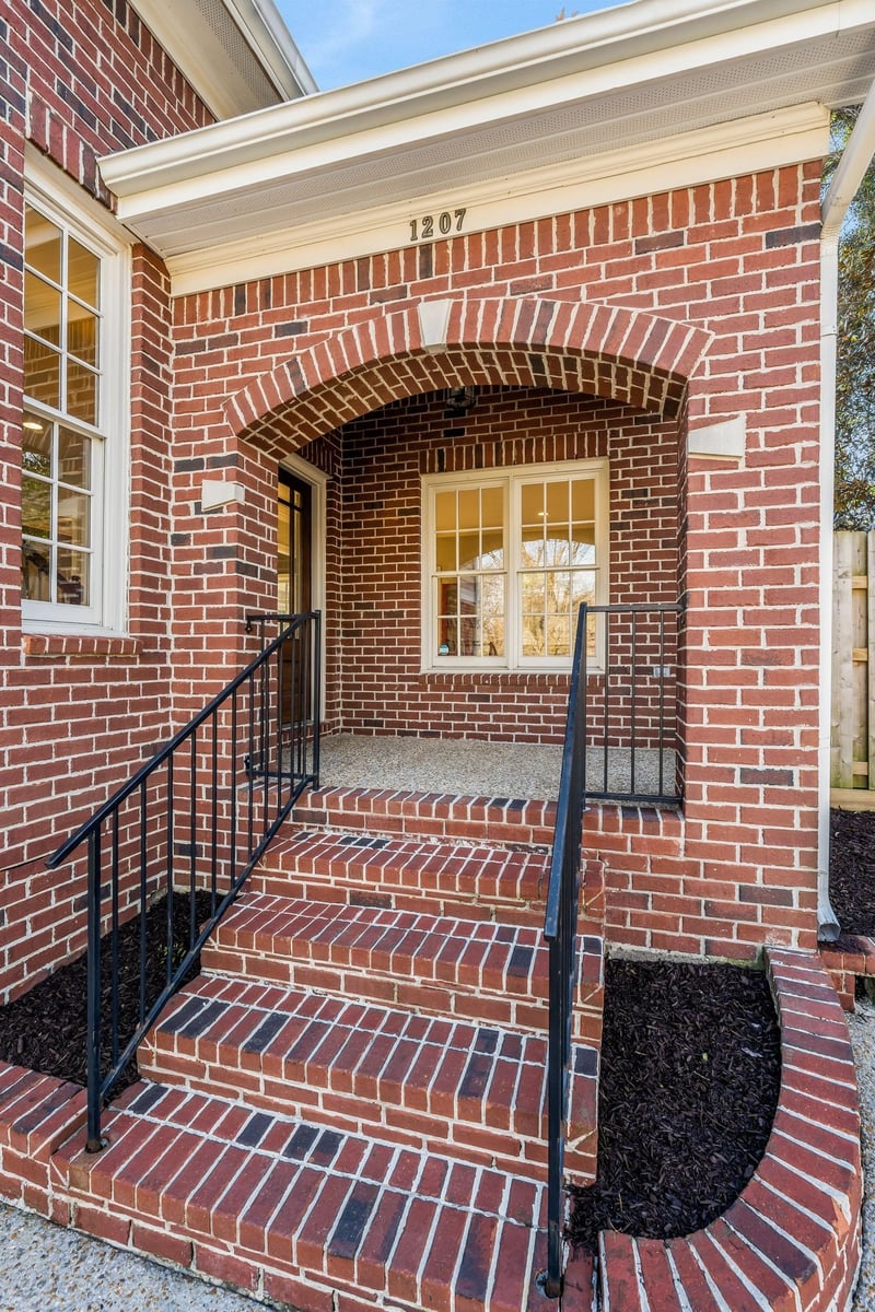 1207 Grandview Dr, Nashville, TN 37215