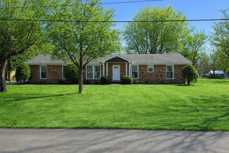 135 Dana Dr, Hendersonville, TN 37075