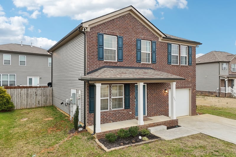207 Mount Royal Ct, Murfreesboro, TN 37128