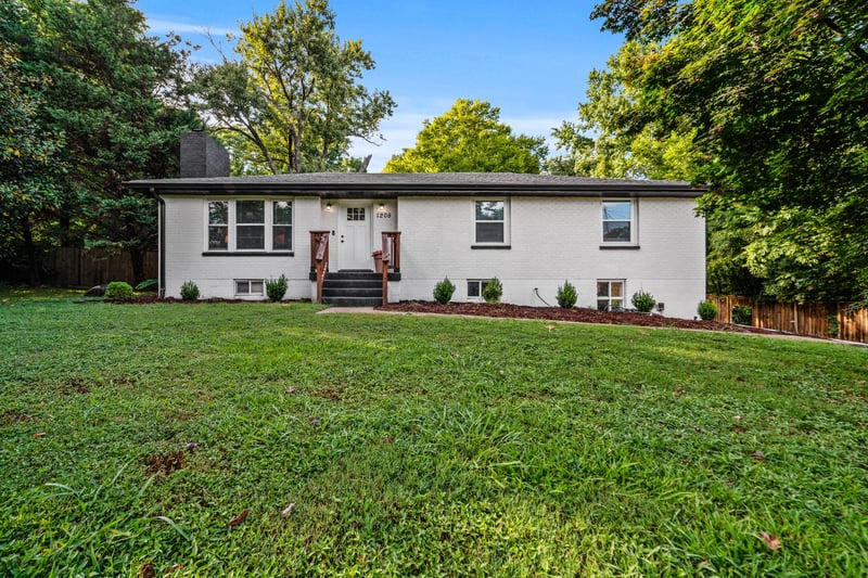 1208 Dempsey Dr, Nashville, TN 37217