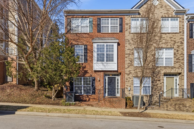 7513 Lords Chapel Dr, Nashville, TN 37211