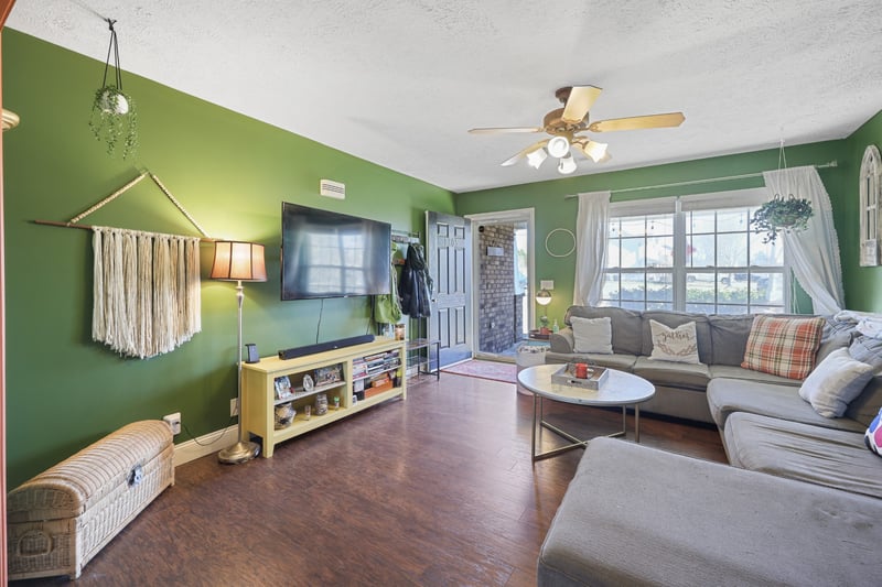 1305 Fall Pkwy, Murfreesboro, TN 37129