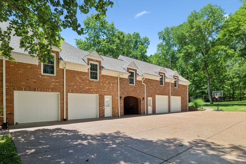 3208 Thoroughbred Dr, Hermitage, TN 37076
