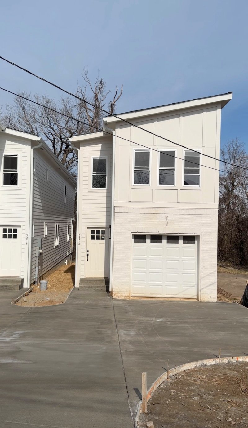4431 Providence Hts #A, Nashville, TN 37211