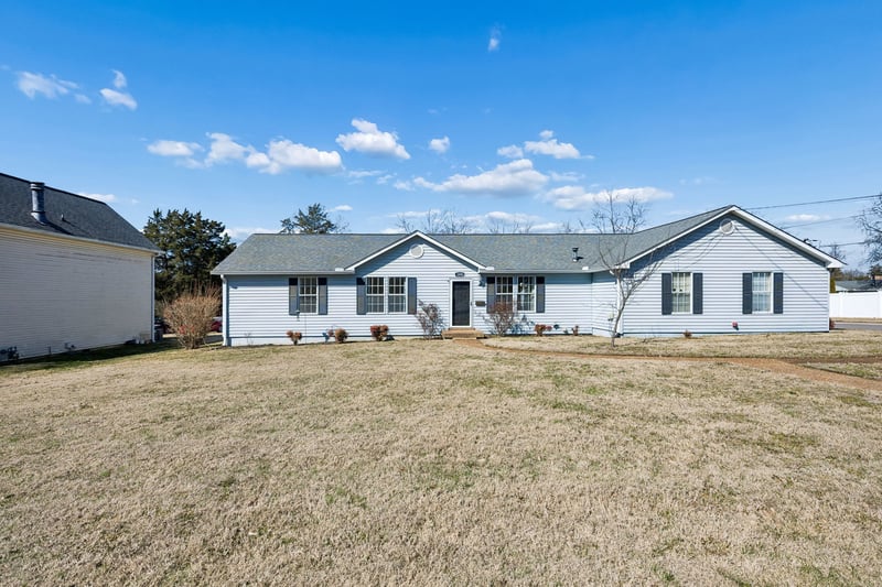 3840 Priest Lake Dr, Nashville, TN 37217