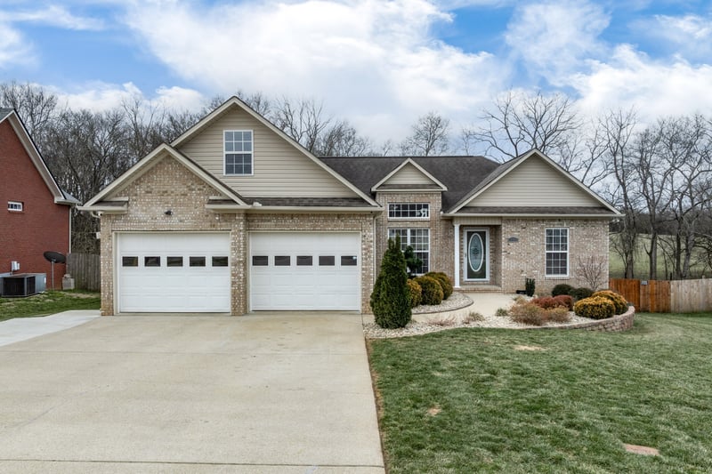 1953 Sheffield Ln, Columbia, TN 38401