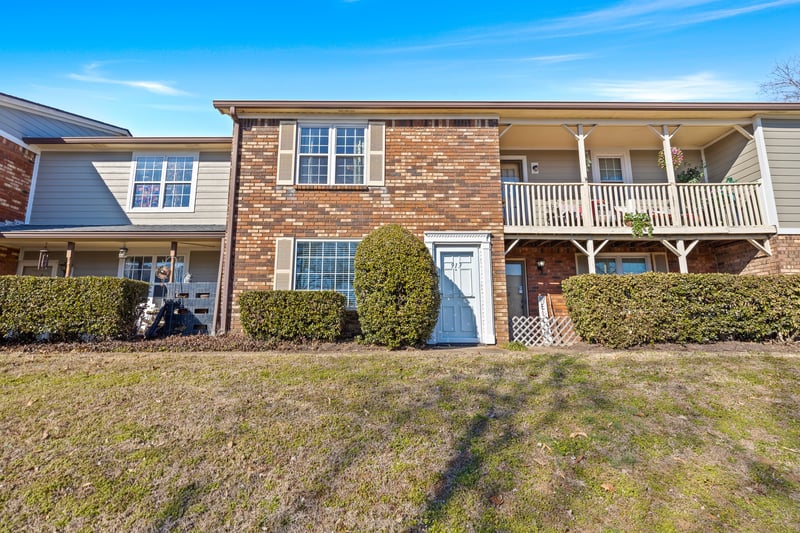 913 Coarsey Dr, Nashville, TN 37217