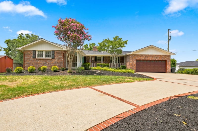 152 Cherokee Rd, Hendersonville, TN 37075