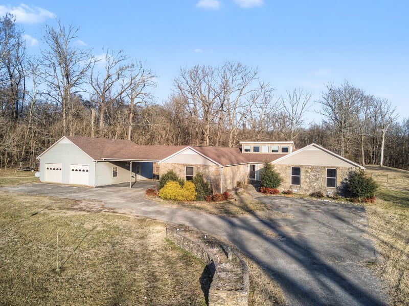 634 Still Pond Rd, Columbia, TN 38401