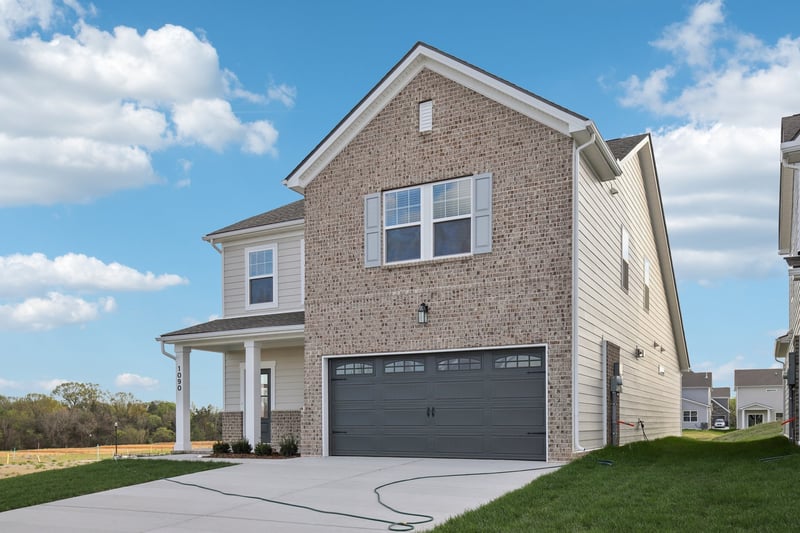 1090 Large Poppy Dr, La Vergne, TN 37086