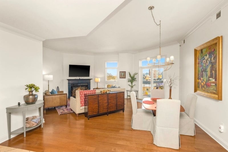 110 31st Ave #303, Nashville, TN 37203