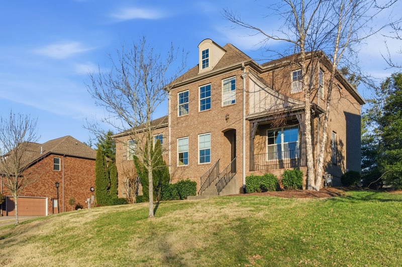 1007 Avery Trace Cir, Hendersonville, TN 37075
