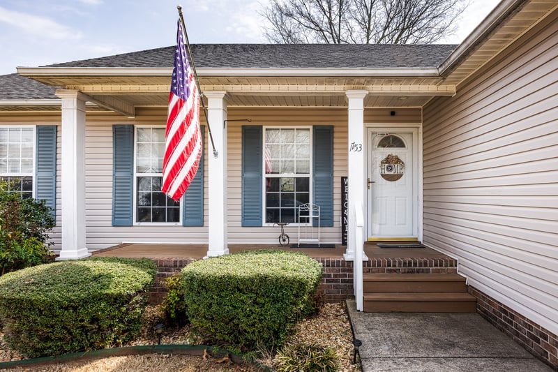 1753 University Dr, Columbia, TN 38401