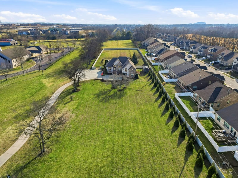 589 Harris Ln, Gallatin, TN 37066