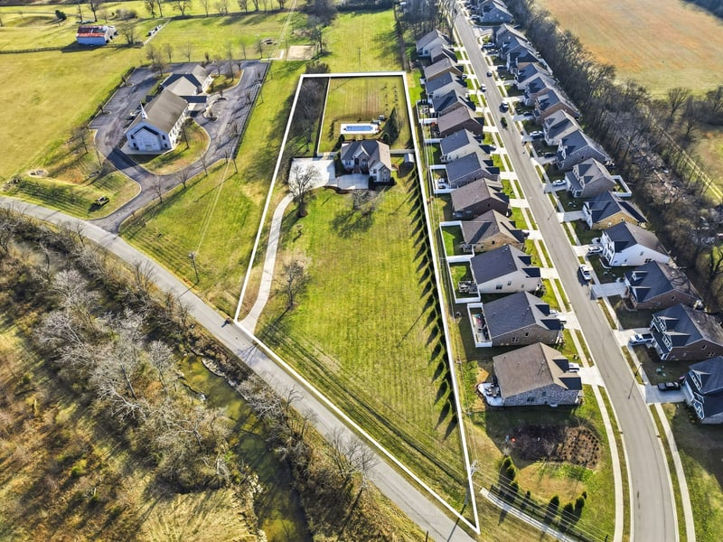 589 Harris Ln, Gallatin, TN 37066