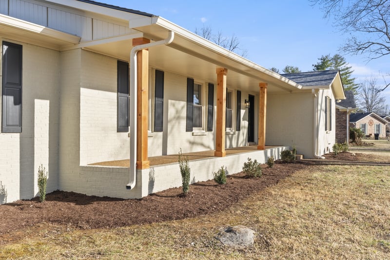 2242 Surrey Dr, Murfreesboro, TN 37129