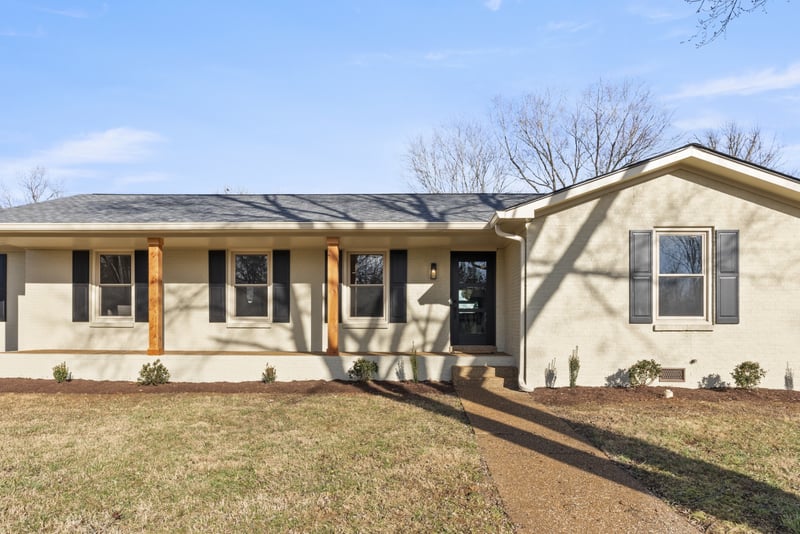 2242 Surrey Dr, Murfreesboro, TN 37129