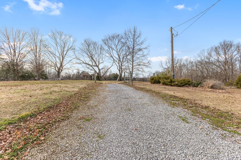 1125 Pleasant Valley Rd, Chapmansboro, TN 37035