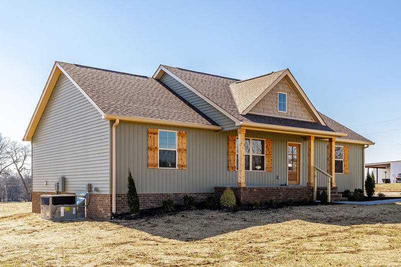 676 Chipman Rd, Bethpage, TN 37022