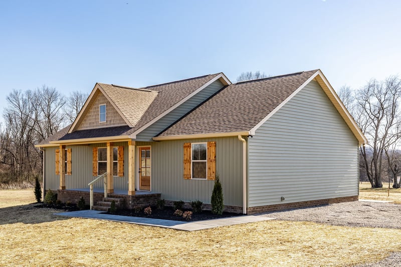 676 Chipman Rd, Bethpage, TN 37022