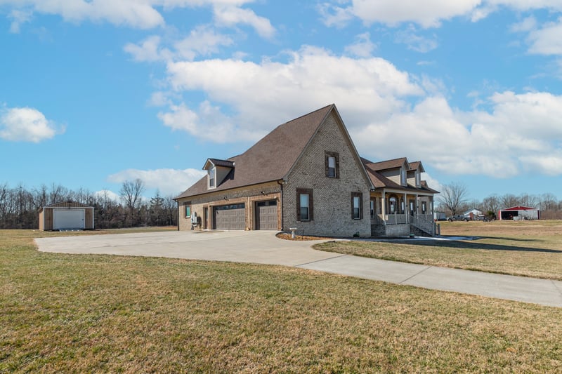 175 Oak Dr, Portland, TN 37148