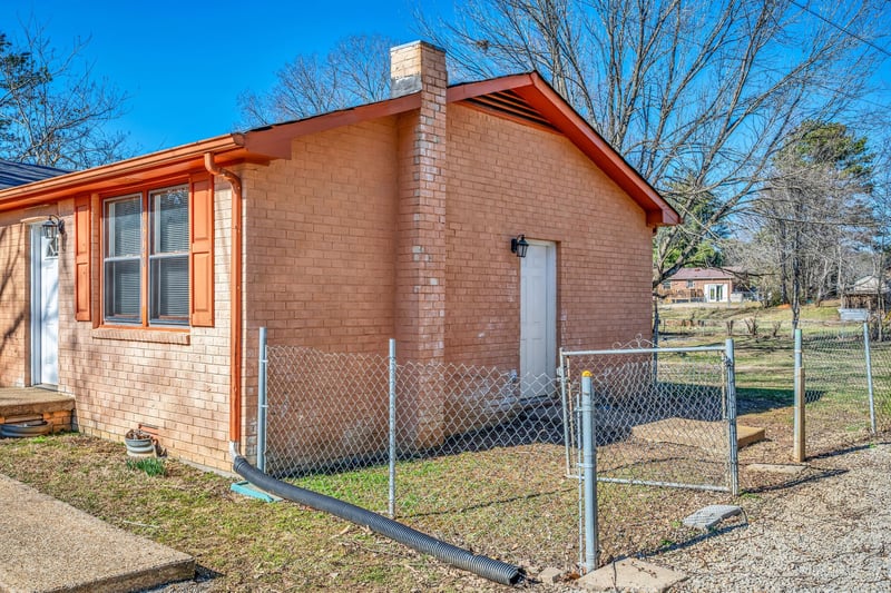 10040 W Green Cemetery Rd, Bon Aqua, TN 37025