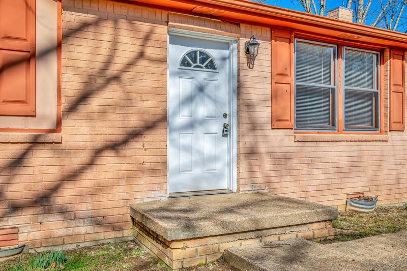 10040 W Green Cemetery Rd, Bon Aqua, TN 37025